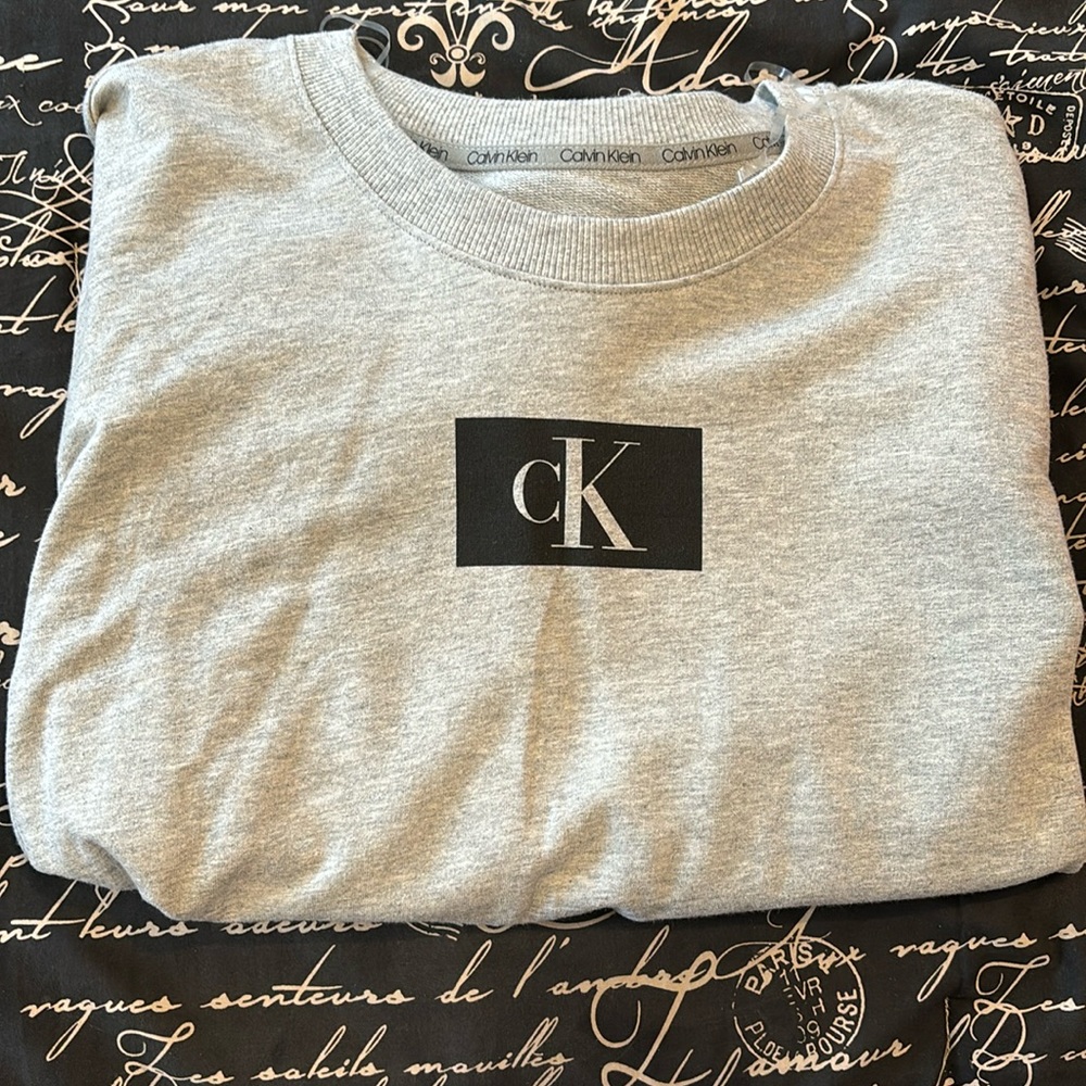 NWT Women’s Calvin Klein Crew Neck